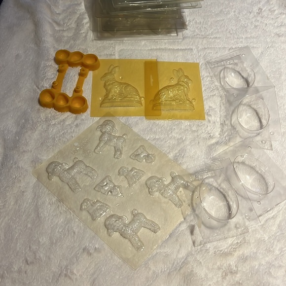 12 candy / chocolate molds - Picture 3 of 4